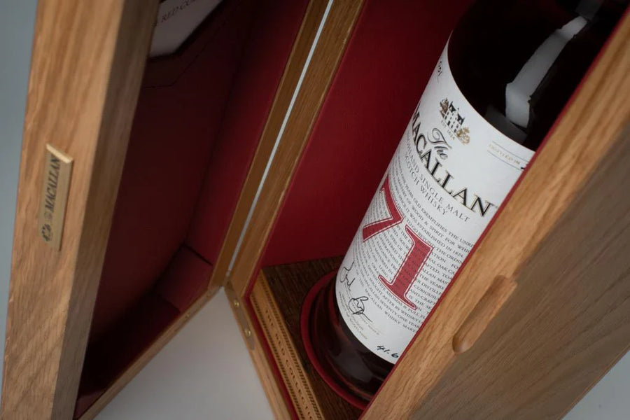 De Macallan 'The Red Collection' 71 Jaar Oud - Slijterij Rue Pinard 